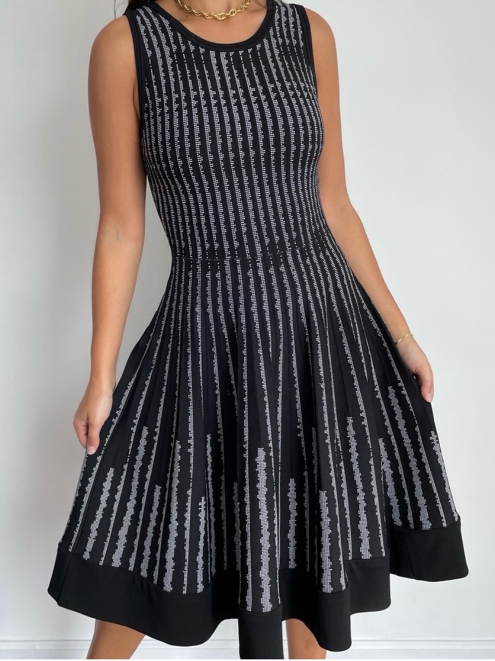 Milly Black White Knit Fit & Flare Sleeveless Dress Size S Geometric Stripe